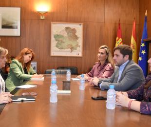 Castilla-La Mancha y el COACM refuerzan sus vías de colaboración