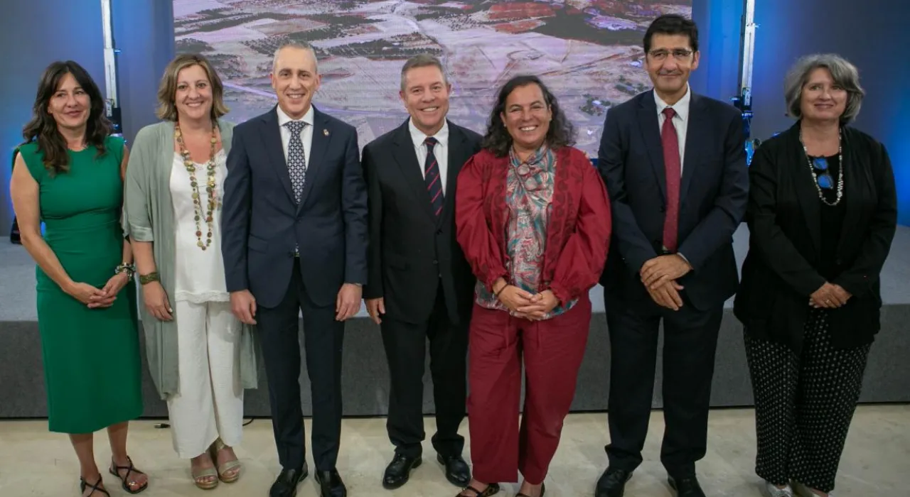 El presidente de Castilla-La Mancha, Emiliano García-Page, anuncia la tramitación de Proyecto de Singular Interés para Hydnum Steel