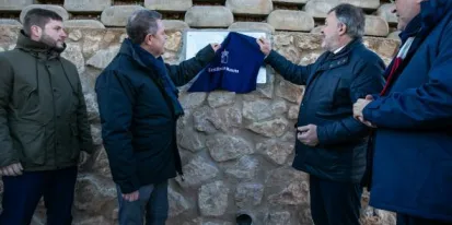El presidente de Castilla-La Mancha ha inaugurado este nuevo vial acompañado del vicepresidente primero del Ejecutivo, José Luis Martínez Guijarro; el consejero de Fomento, Nacho Hernando; y el alcalde de Cuenca, Darío Dolz.